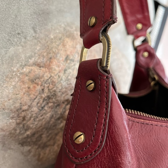 Beautiful deep red leather purse with lots of pockets - Picture 14 of 16